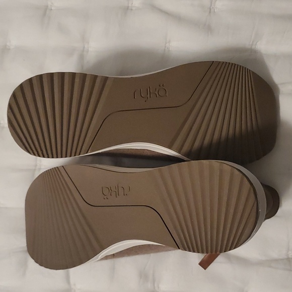 Never Worn, Ryka Wedge Sneakers, Size 9.5 Wide - Picture 6 of 8